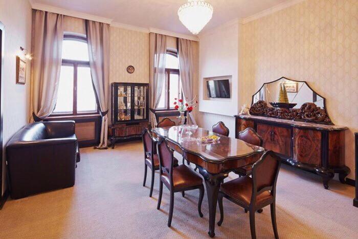 Exclusive Apartment On Shevchenko Avenue 10 Lemberg Exterior foto